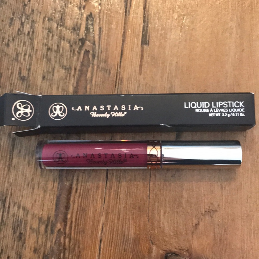 Anastasia Beverly Hills liquid lipstick in “craft”